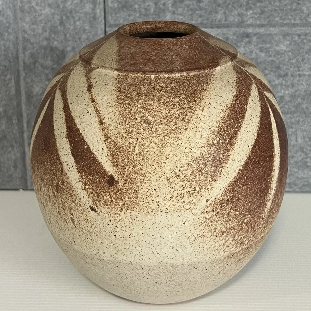 Hand Crafted Studio Pottery Round Vase Signed Dated 1995 Speckled Brown Beige